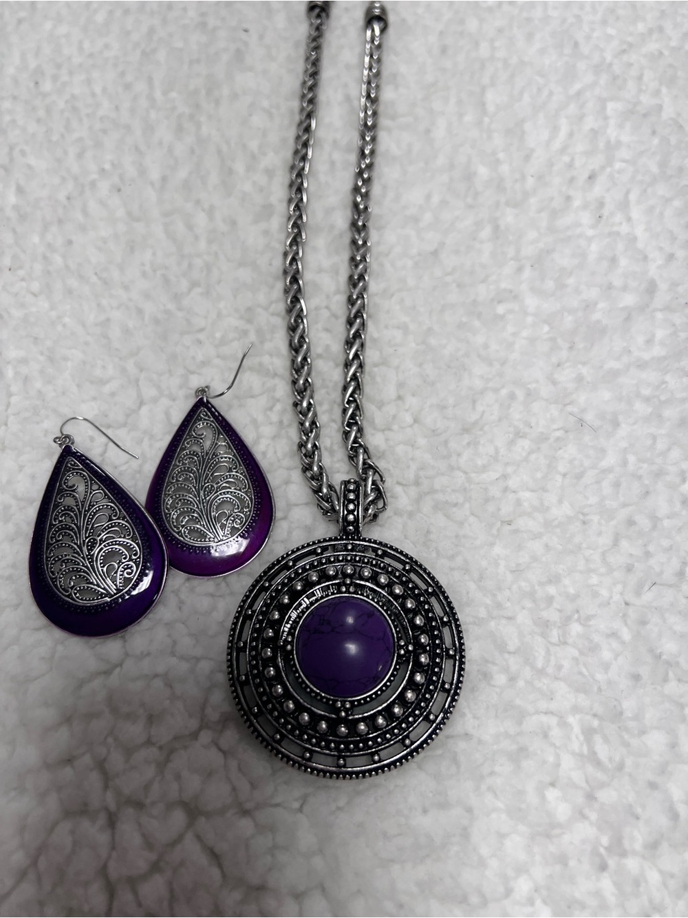 Premier Designs Purple Teardrop Earrings and Round Reversible Pendant Necklace